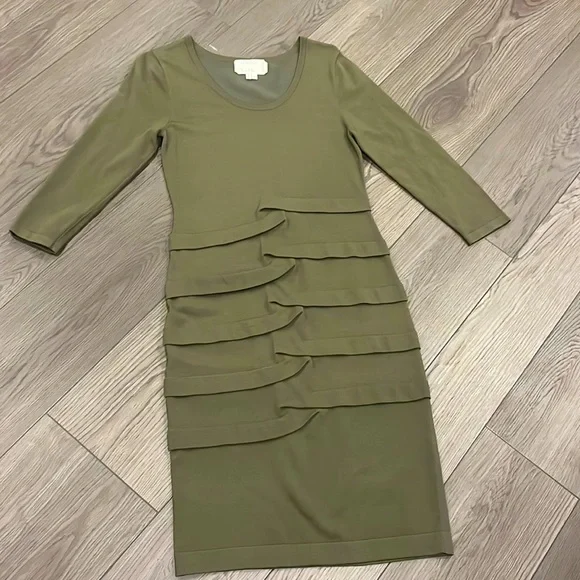 fitted lace wedding dress Zapaka Army Green Off The Shoulder Long Bridesmaid Dress with Slit A-Line Ruched Wedding Guest Dress, Army Green / US18W